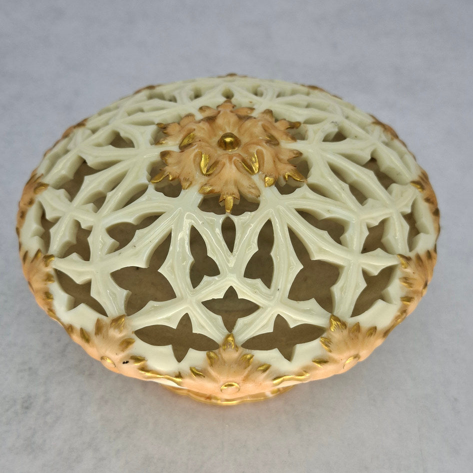Locke & Co Worcester Blush Ivory and Gilt Reticulated Pot-Pourri Pedestal Bowl