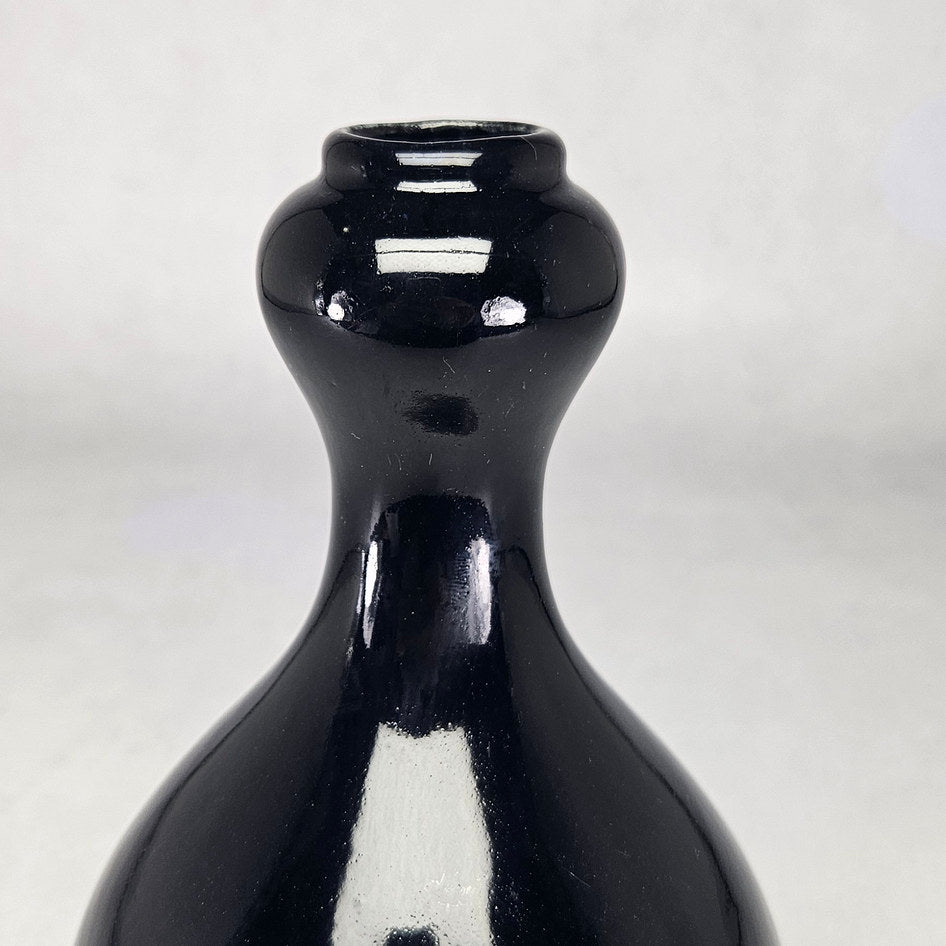Lucia Ware glossy black ceramic double-gourd vase model 203