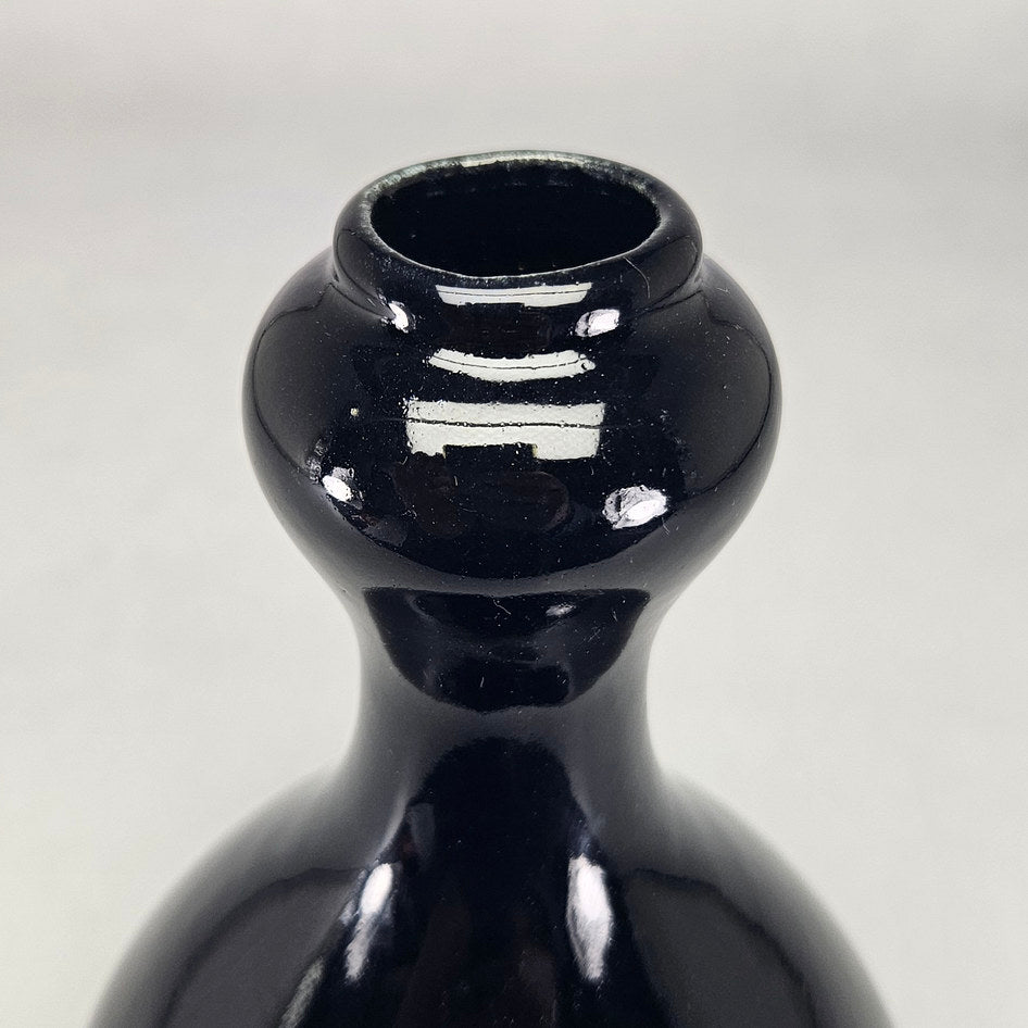 Lucia Ware glossy black ceramic double-gourd vase model 203