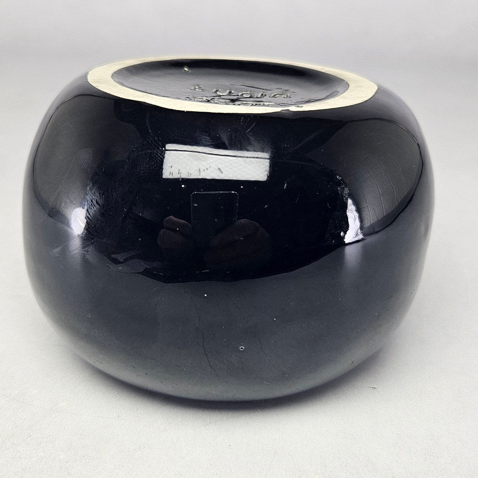 Lucia Ware glossy black rounded ceramic posy vase model 2205