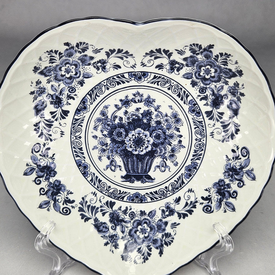 Oude Molen Fabriek Blue and White Floral Heart-Shaped Dish, product view 2