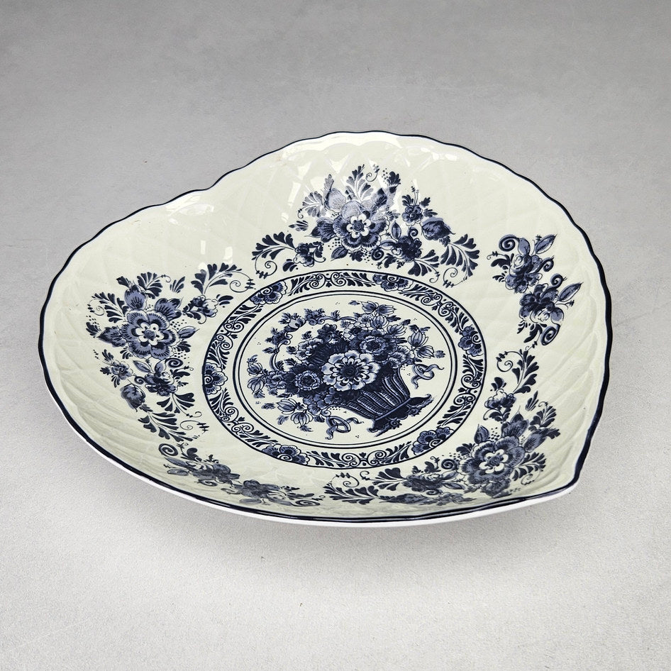 Oude Molen Fabriek Blue and White Floral Heart-Shaped Dish, product view 4