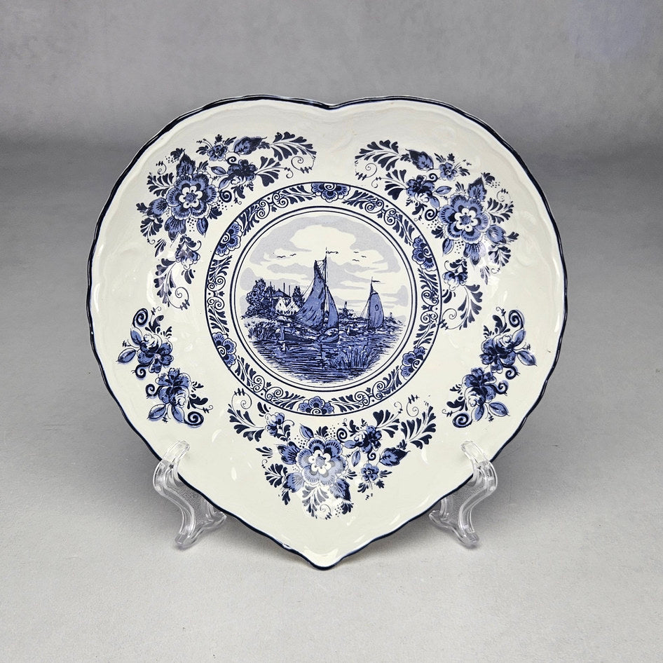 Oude Molen Fabriek Sailing Boats Heart-Shaped Dish, product view 1