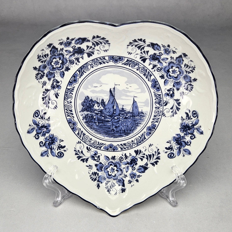 Oude Molen Fabriek Sailing Boats Heart-Shaped Dish, product view 2