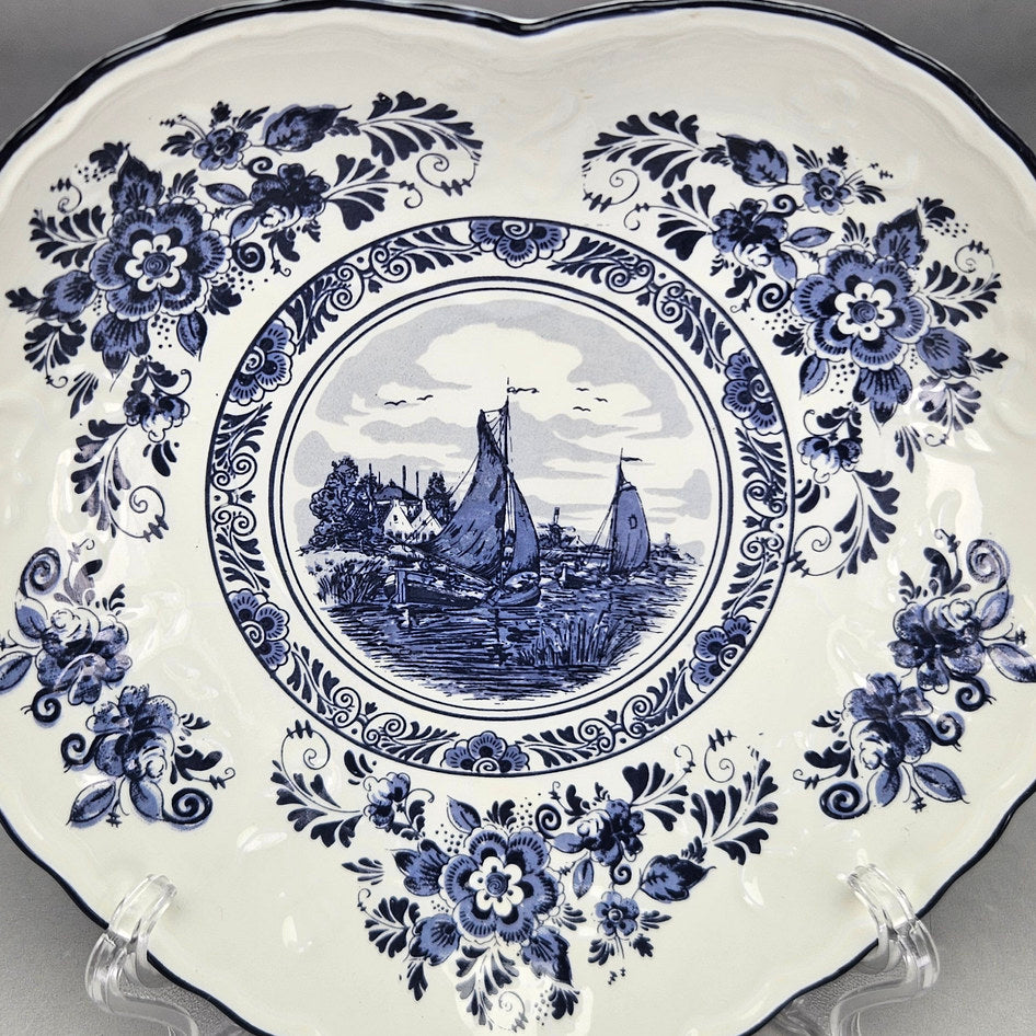 Oude Molen Fabriek Sailing Boats Heart-Shaped Dish, product view 3