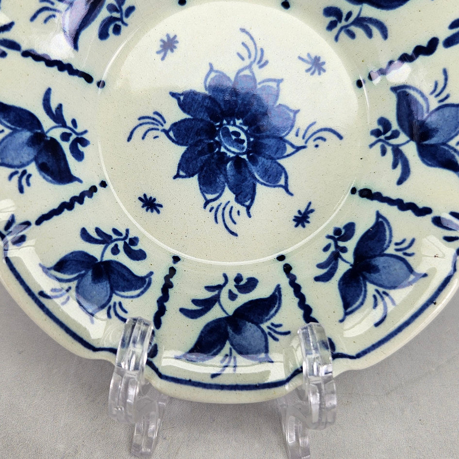 RAM Arnhem floral dish detail showing central flower and lower rim