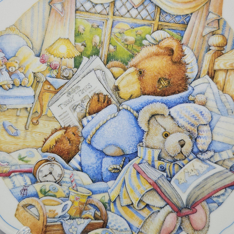Royal Albert Teddy Bear Tales An Evening at Home Bone China Plate