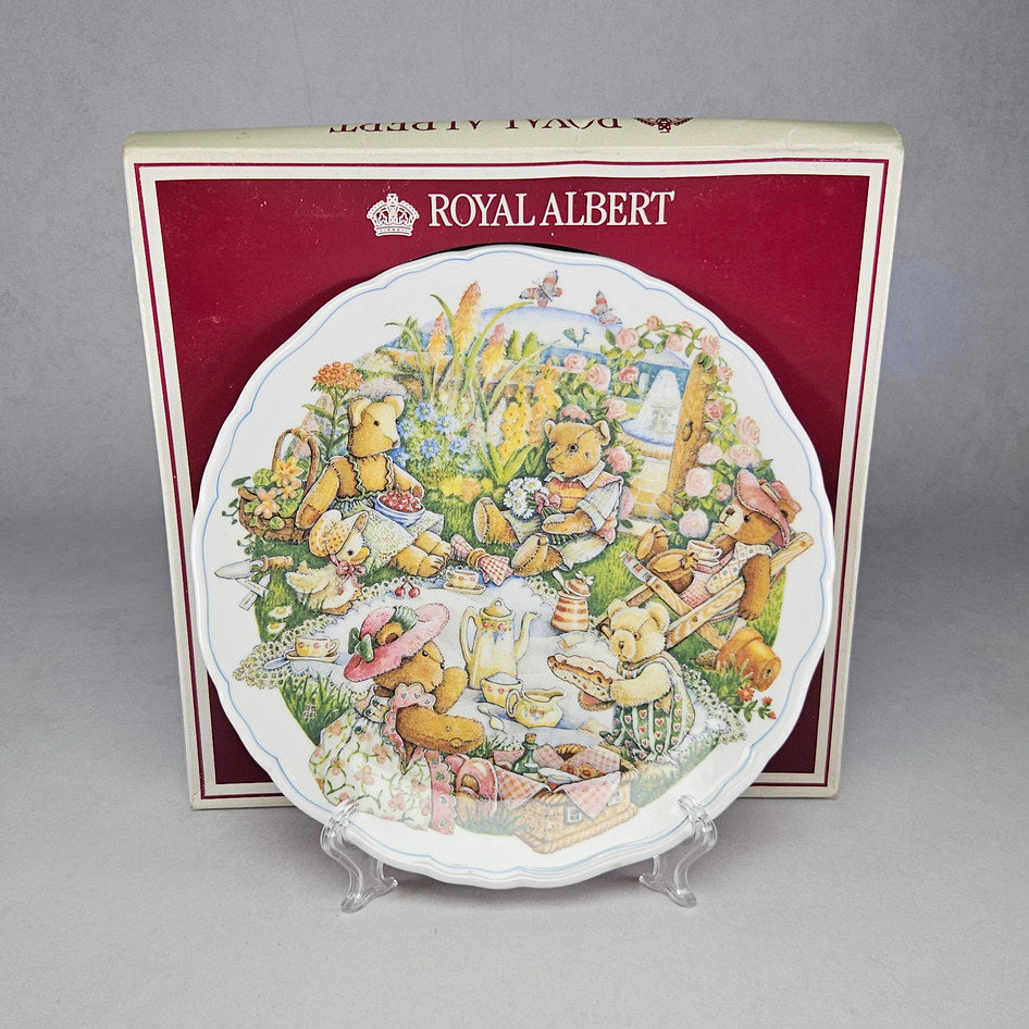 Royal Albert Teddy Bear Tales The Picnic Bone China Plate