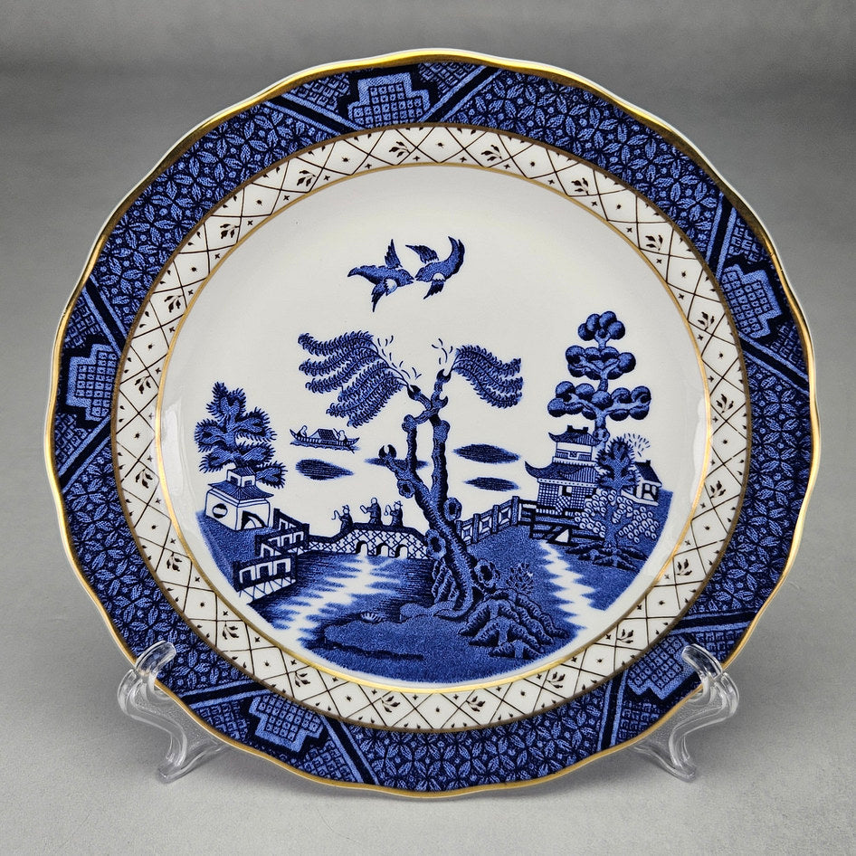 Booths Real Old Willow side plate showing blue landscape and gold edging