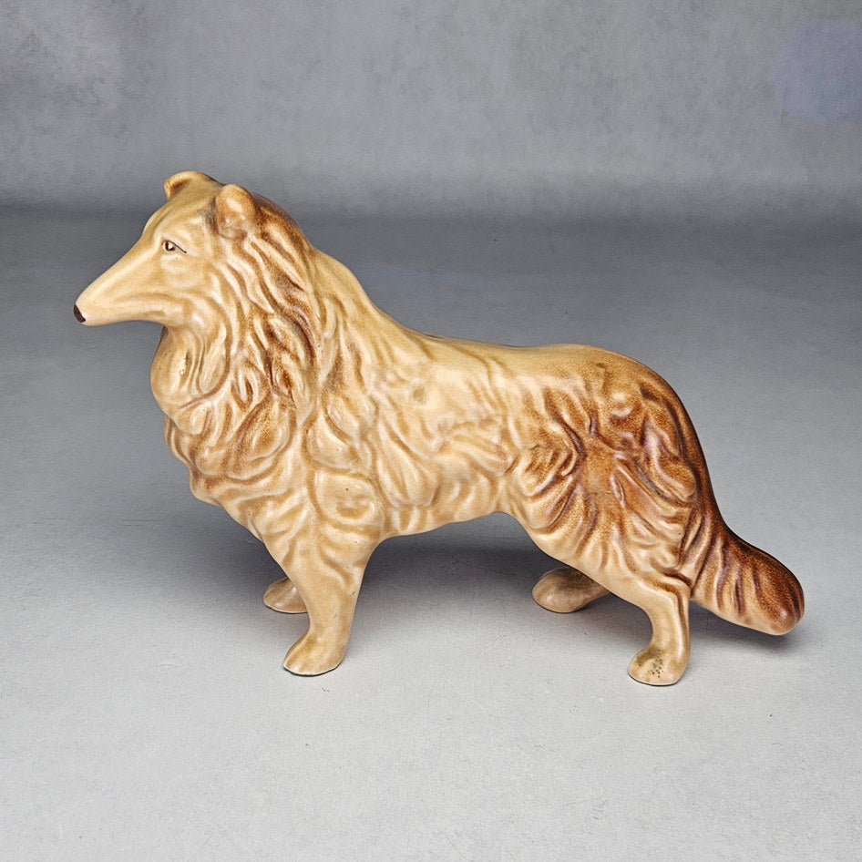 Brown Sylvac 1548 standing Rough Collie figurine, photograph 1 of this collectible ceramic piece