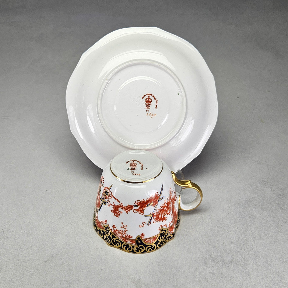 Derby cup and saucer showing matching pattern number marks