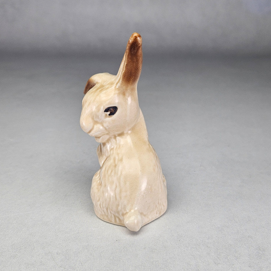 Vintage SylvaC 1067 Beige Snub-Nose Rabbit Figurine, view 2