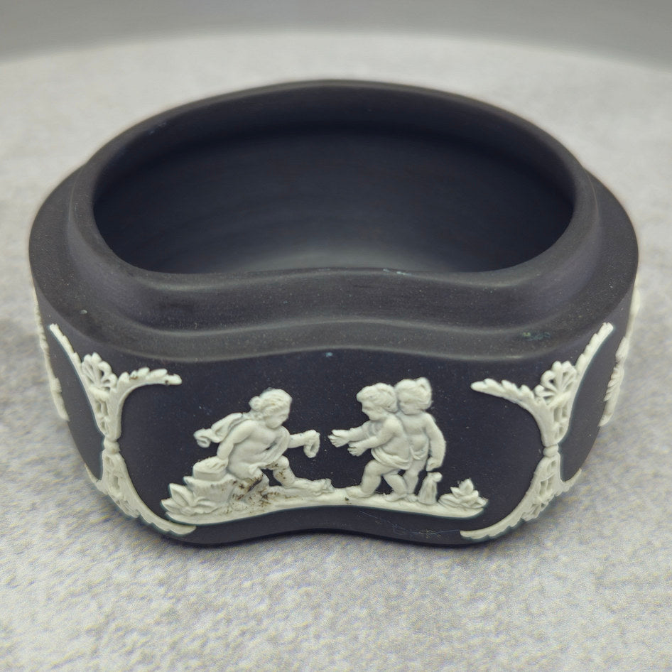 Wedgwood Black Jasperware Kidney-Shaped Lidded Trinket Dish with Cupid as the Oracle Relief